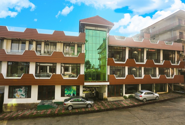 Hotel front image - Bobs-N-Barley