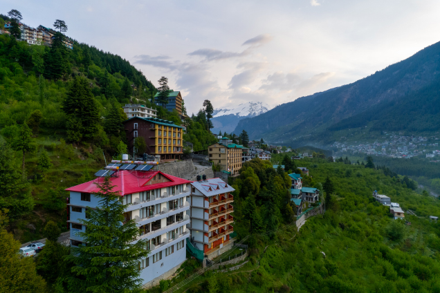 Phalguni Regency manali